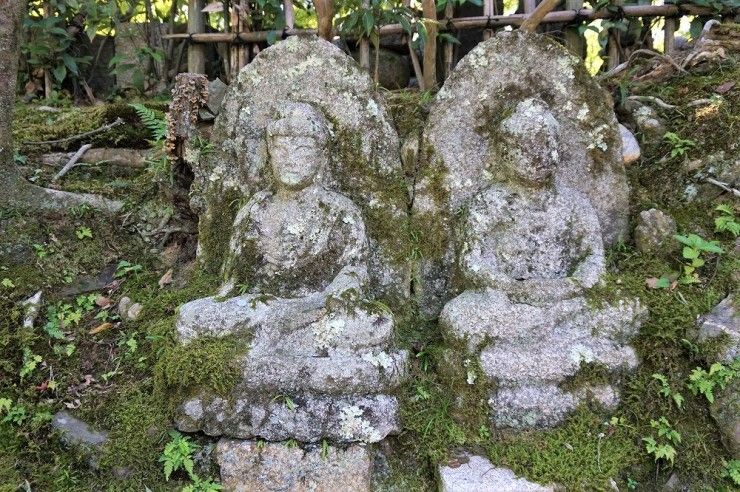 佛塔八千，京都奥嵯峨野“化野念佛寺”