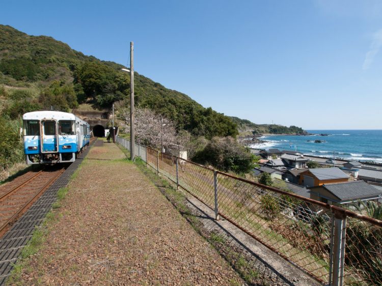 《能看见海的车站》高知篇：和食站、佐贺公园站、安和站......