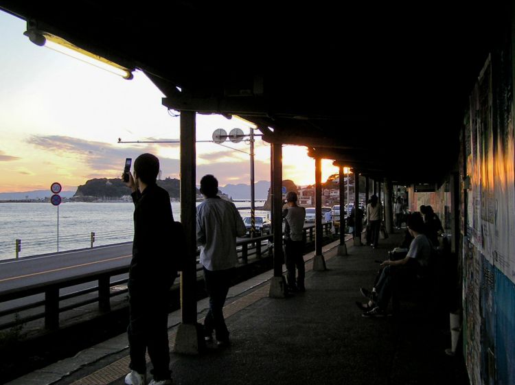 《能看见海的车站》神奈川篇：镰仓高校前站、目白山下站、根府川站、....