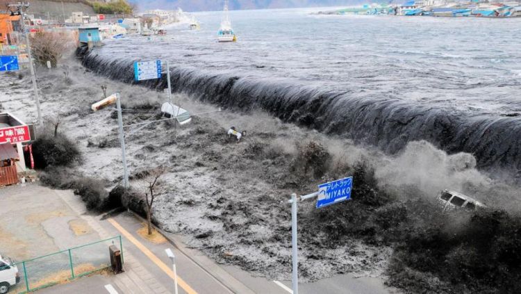 活在1年地震10000+次的日本是什么体验？