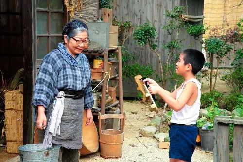 日本家喻户晓的外婆“佐贺阿嬷”：我们是穷得开朗，所以不用担心