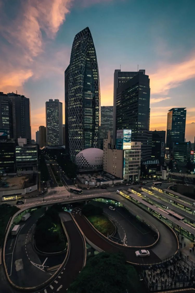 第134期:日本首相儿子被炒鱿鱼;小室圭真子夫妇5月最新街拍|百通板 第134期:日本首相儿子被炒鱿鱼;小室圭真子夫妇5月最新街拍|百通板