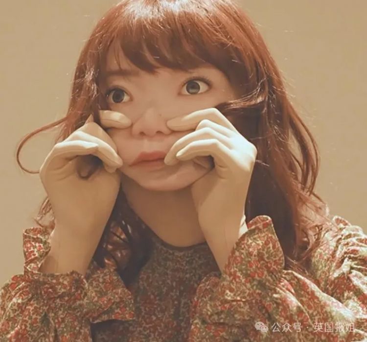 日本男子花200万变成狗,最新哈士奇造型炸裂!张嘴摇尾巴巨逼真... 日本男子花200万变成狗,最新哈士奇造型炸裂!张嘴摇尾巴巨逼真...