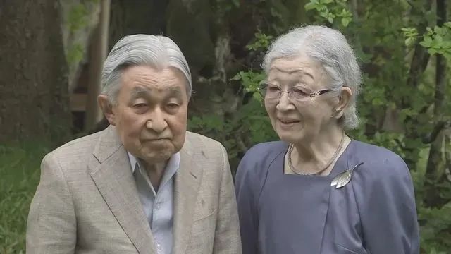 第188期：日本悠仁亲王升学争议；永野芽郁佐藤健主演漫改电影；日本出生率新低 | 百通板