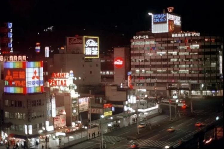 为什么永远可以相信蜡笔小新的审美？