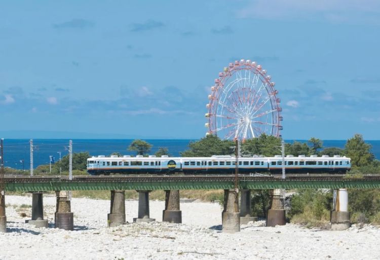 一趟列车，双重盛宴。盘点日本美食与风景并存的观光列车！
