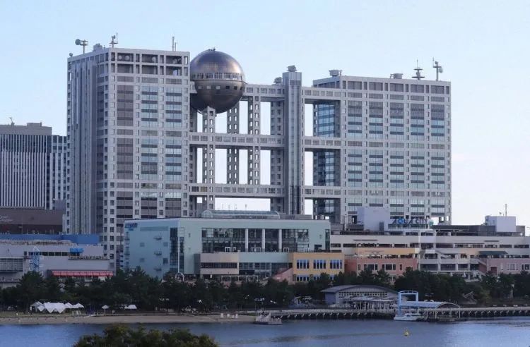 第222期:日本外相宿舍遭陌生女子闯入;又一知名偶像将退团闪婚?日本乒坛名将赌博被捕;大S不幸在日离世 | 百通板 第222期:日本外相宿舍遭陌生女子闯入;又一知名偶像将退团闪婚?日本乒坛名将赌博被捕;大S不幸在日离世 | 百通板