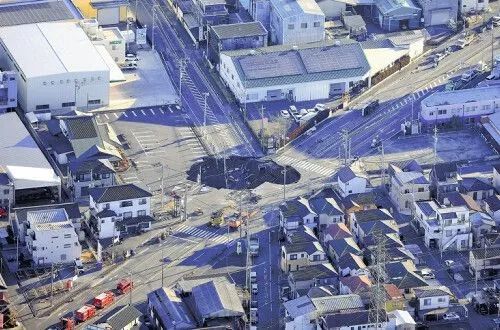 第222期:日本外相宿舍遭陌生女子闯入;又一知名偶像将退团闪婚?日本乒坛名将赌博被捕;大S不幸在日离世 | 百通板 第222期:日本外相宿舍遭陌生女子闯入;又一知名偶像将退团闪婚?日本乒坛名将赌博被捕;大S不幸在日离世 | 百通板