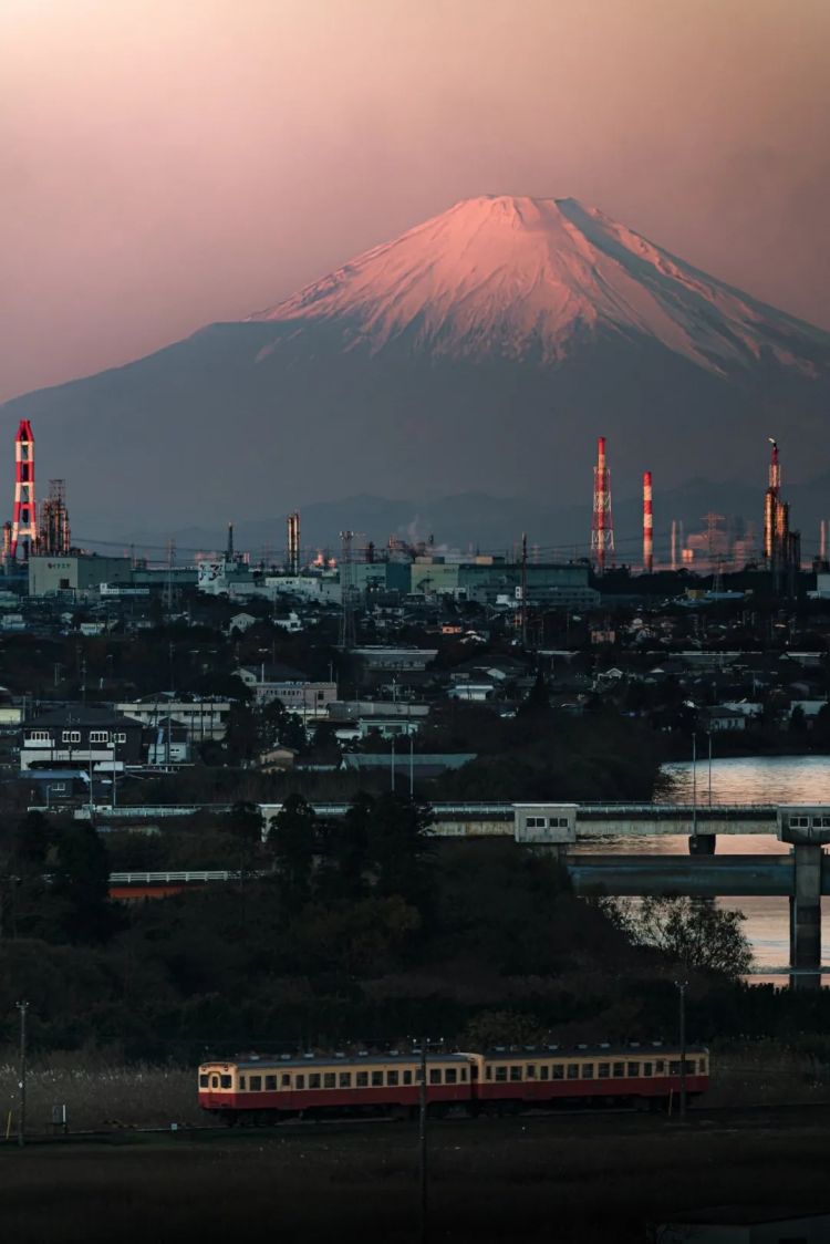 第222期:日本外相宿舍遭陌生女子闯入;又一知名偶像将退团闪婚?日本乒坛名将赌博被捕;大S不幸在日离世 | 百通板 第222期:日本外相宿舍遭陌生女子闯入;又一知名偶像将退团闪婚?日本乒坛名将赌博被捕;大S不幸在日离世 | 百通板