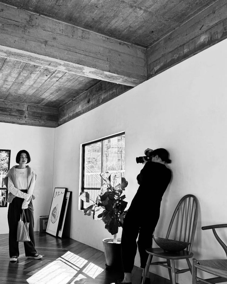 松弛感背后的那个她,崩溃了 松弛感背后的那个她,崩溃了