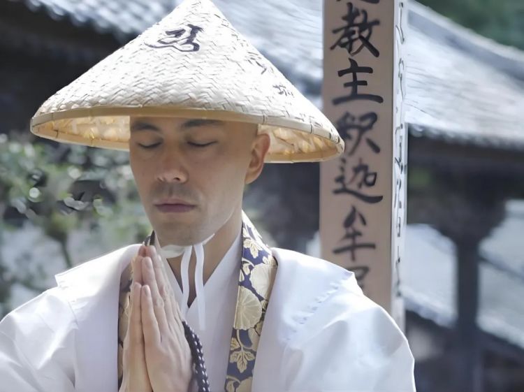 日本最帅和尚官宣“出道”!白天念经、晚上开演唱会,迷倒3000万人:恨不得明天就剃度 日本最帅和尚官宣“出道”!白天念经、晚上开演唱会,迷倒3000万人:恨不得明天就剃度