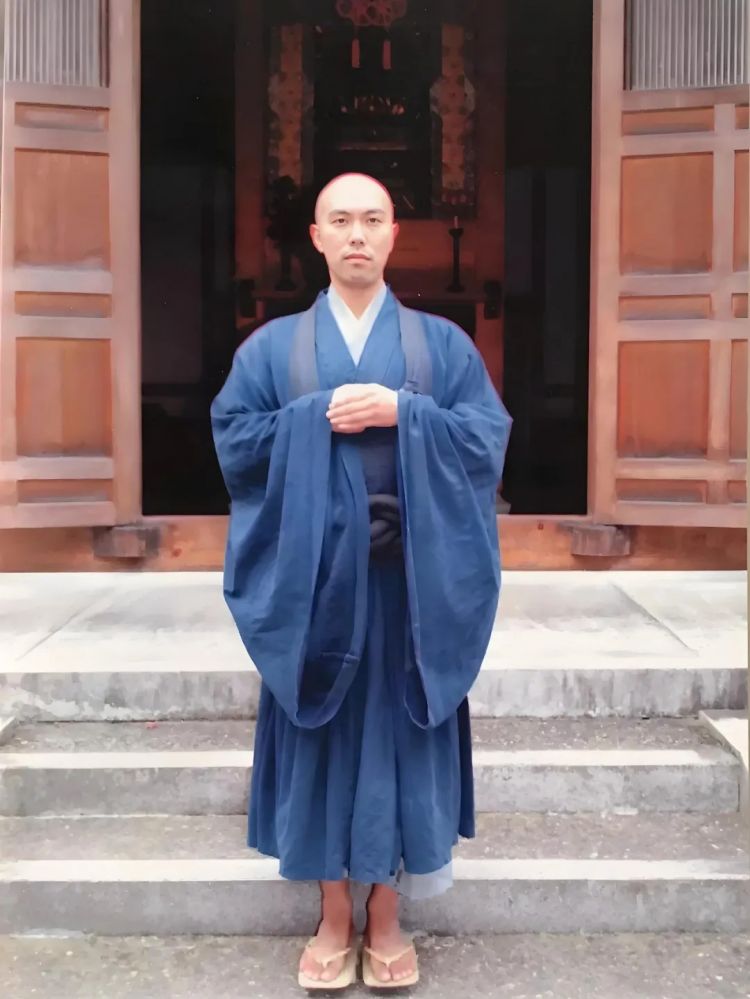 日本最帅和尚官宣“出道”!白天念经、晚上开演唱会,迷倒3000万人:恨不得明天就剃度 日本最帅和尚官宣“出道”!白天念经、晚上开演唱会,迷倒3000万人:恨不得明天就剃度