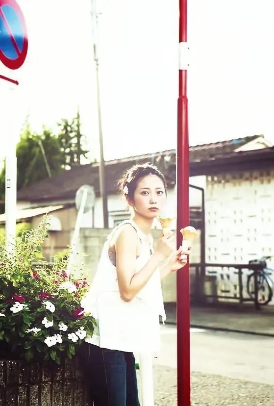 12岁和天海祐希飙戏,15岁获最佳女主角…日本这位“天才童星”现在怎么样了? 12岁和天海祐希飙戏,15岁获最佳女主角…日本这位“天才童星”现在怎么样了?