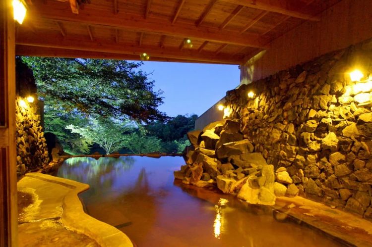 赏最美的樱花,泡最舒服的温泉 赏最美的樱花,泡最舒服的温泉