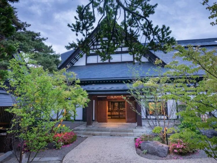 赏最美的樱花,泡最舒服的温泉 赏最美的樱花,泡最舒服的温泉