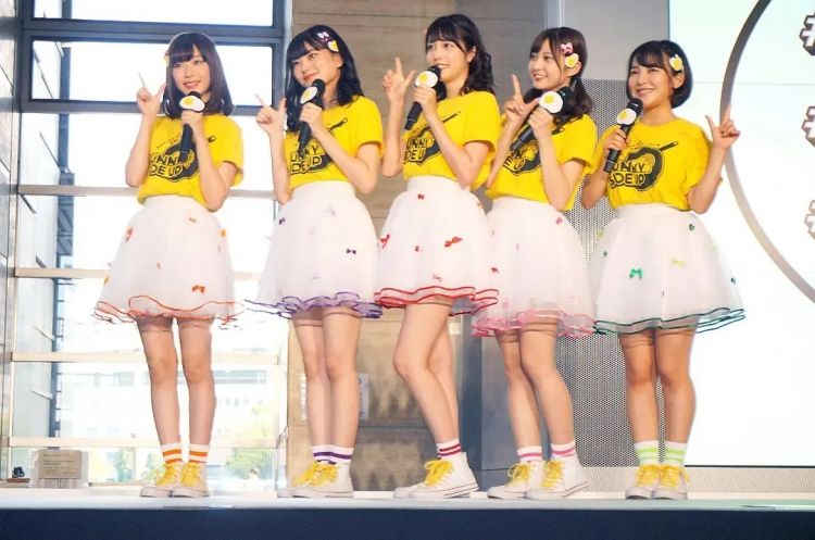 票价不到100块,不追内娱的年轻人沉迷地下偶像 票价不到100块,不追内娱的年轻人沉迷地下偶像