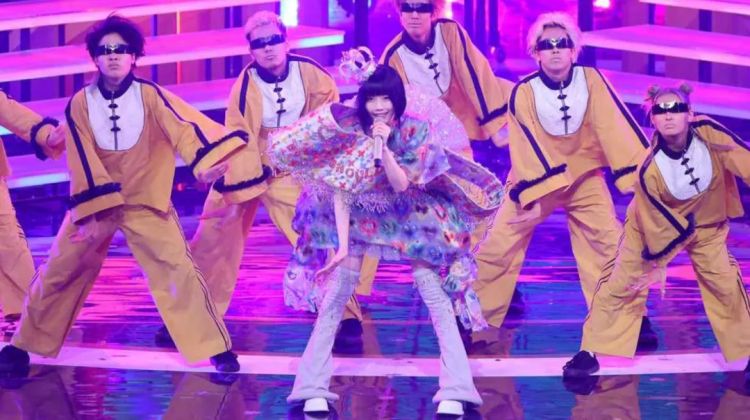 票价不到100块,不追内娱的年轻人沉迷地下偶像 票价不到100块,不追内娱的年轻人沉迷地下偶像