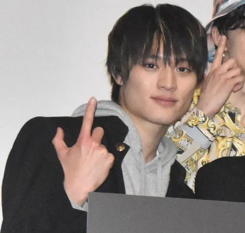 第227期:日本艺人在港猥亵被捕?石原里美二胎;人气博主直播中被刺身亡;日产CEO卸任 | 百通板 第227期:日本艺人在港猥亵被捕?石原里美二胎;人气博主直播中被刺身亡;日产CEO卸任 | 百通板