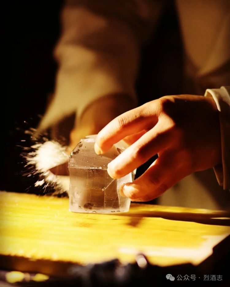 他为什么会成为全世界最红的调酒师? 他为什么会成为全世界最红的调酒师?