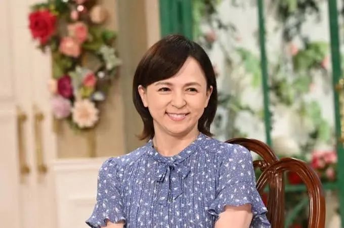 风靡日本的女偶像…在45岁考大学、60岁当教授!天生反骨的她靠一只狗彻底改变人生 风靡日本的女偶像…在45岁考大学、60岁当教授!天生反骨的她靠一只狗彻底改变人生