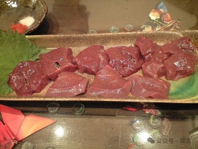 不是,你们还真吃啊?数落一下日本的内脏刺身... 不是,你们还真吃啊?数落一下日本的内脏刺身...