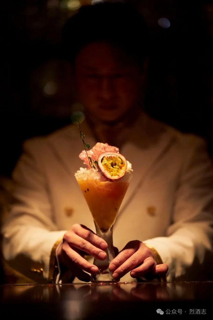 他为什么会成为全世界最红的调酒师? 他为什么会成为全世界最红的调酒师?