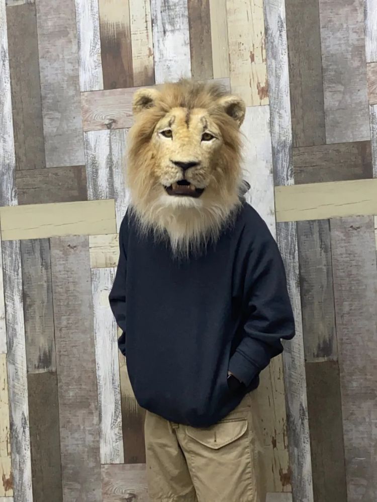 日本一艺术家制作逼真动物头套,网友:他们真的不当人了 日本一艺术家制作逼真动物头套,网友:他们真的不当人了