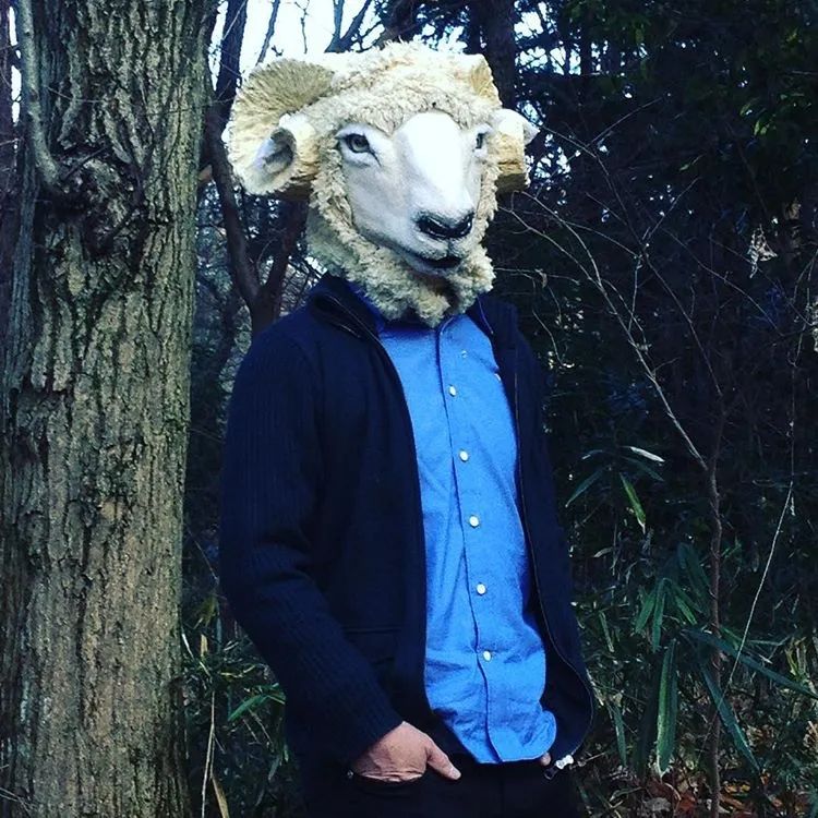 日本一艺术家制作逼真动物头套,网友:他们真的不当人了 日本一艺术家制作逼真动物头套,网友:他们真的不当人了