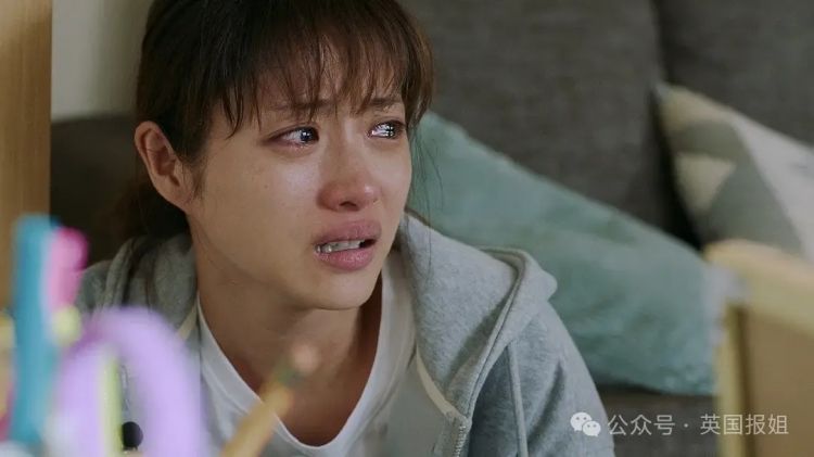 日本国民女神挺二胎孕肚亮相!与亿万身价帅哥结婚生娃不误搞事业拿影后,网友:日本女星都该学学! 日本国民女神挺二胎孕肚亮相!与亿万身价帅哥结婚生娃不误搞事业拿影后,网友:日本女星都该学学!