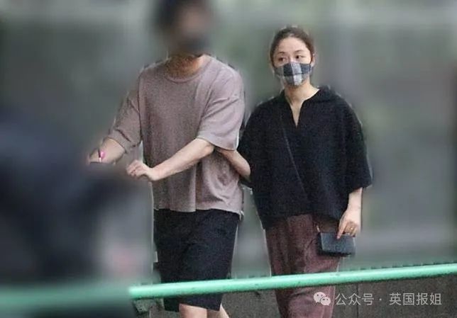 日本国民女神挺二胎孕肚亮相!与亿万身价帅哥结婚生娃不误搞事业拿影后,网友:日本女星都该学学! 日本国民女神挺二胎孕肚亮相!与亿万身价帅哥结婚生娃不误搞事业拿影后,网友:日本女星都该学学!