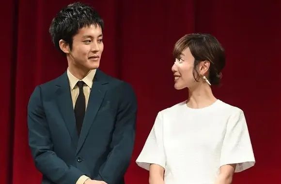 原来日娱荧幕CP真能 “假戏真做”啊... 原来日娱荧幕CP真能 “假戏真做”啊...