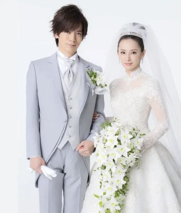 原来日娱荧幕CP真能 “假戏真做”啊... 原来日娱荧幕CP真能 “假戏真做”啊...