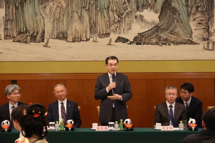 驻日本大使吴江浩出席“驻日本大使馆青年外交官与上智大学学生交流会” 驻日本大使吴江浩出席“驻日本大使馆青年外交官与上智大学学生交流会”