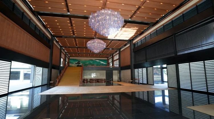 这王宫,也“朴实无华”得过头了吧? 这王宫,也“朴实无华”得过头了吧?