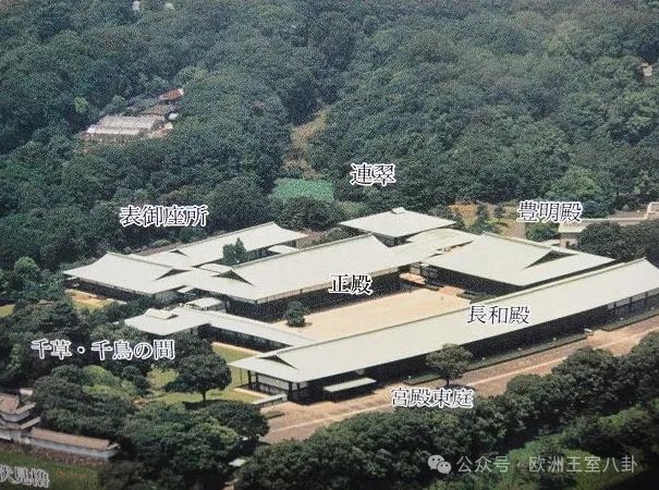 这王宫,也“朴实无华”得过头了吧? 这王宫,也“朴实无华”得过头了吧?