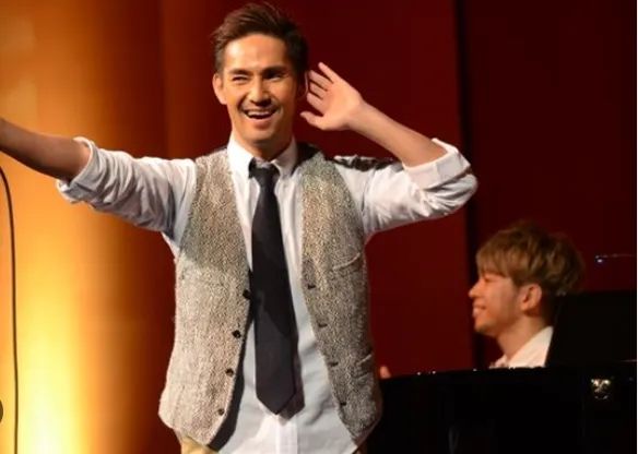 日本知名男歌手深夜在澡堂性侵20多岁男性被捕!他还曾在中国演过电影?! 日本知名男歌手深夜在澡堂性侵20多岁男性被捕!他还曾在中国演过电影?!