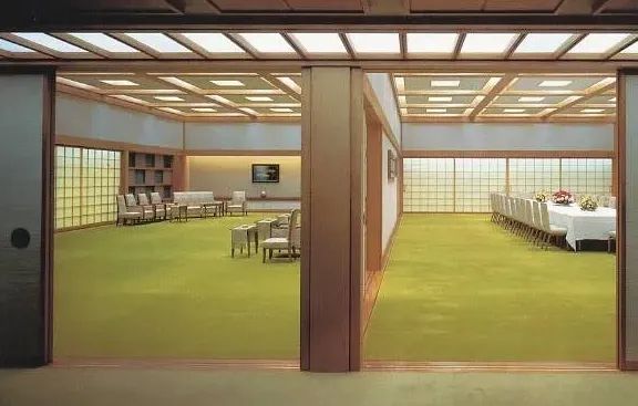 这王宫,也“朴实无华”得过头了吧? 这王宫,也“朴实无华”得过头了吧?