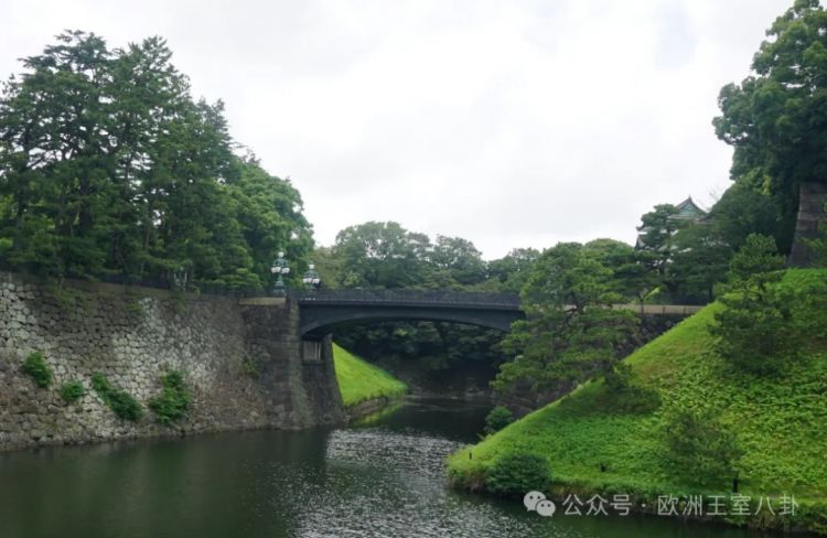 这王宫,也“朴实无华”得过头了吧? 这王宫,也“朴实无华”得过头了吧?