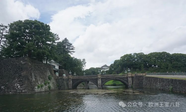 这王宫,也“朴实无华”得过头了吧? 这王宫,也“朴实无华”得过头了吧?