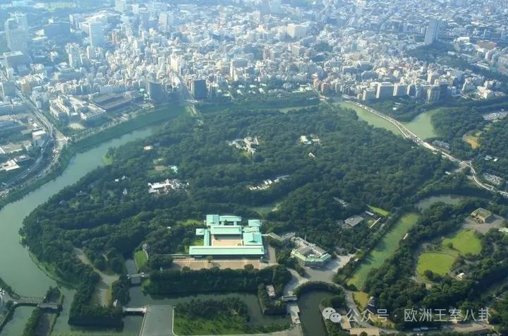 这王宫,也“朴实无华”得过头了吧? 这王宫,也“朴实无华”得过头了吧?