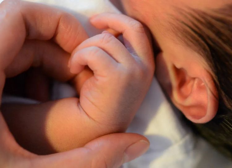 生而贫穷:被纸尿裤和奶粉压垮的日本人 生而贫穷:被纸尿裤和奶粉压垮的日本人