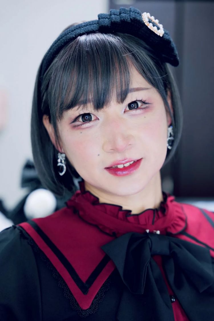 骗过痴汉,戏耍牛郎——51岁日本大叔的奇幻女装网红之路 骗过痴汉,戏耍牛郎——51岁日本大叔的奇幻女装网红之路