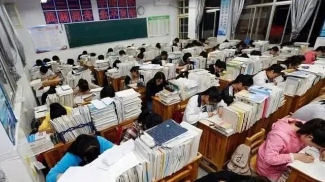 上班上学早上起不来?日本研究:可能还真不是懒的... 上班上学早上起不来?日本研究:可能还真不是懒的...