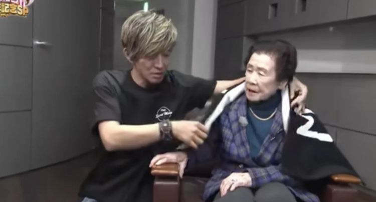 木村拓哉超绝宠粉,把101岁奶奶甜成少女:比遇到老公还开心 木村拓哉超绝宠粉,把101岁奶奶甜成少女:比遇到老公还开心