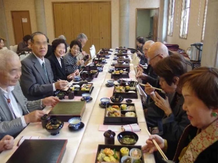 “无缘时代”的日本老人——“交个朋友吧,咱死后一起埋了” “无缘时代”的日本老人——“交个朋友吧,咱死后一起埋了”