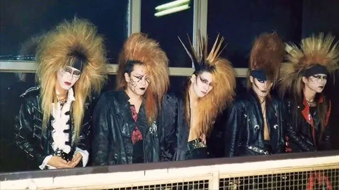 被同行冷眼、成员过世、乐队解散……他们如何成为了一代传奇? 被同行冷眼、成员过世、乐队解散……他们如何成为了一代传奇?