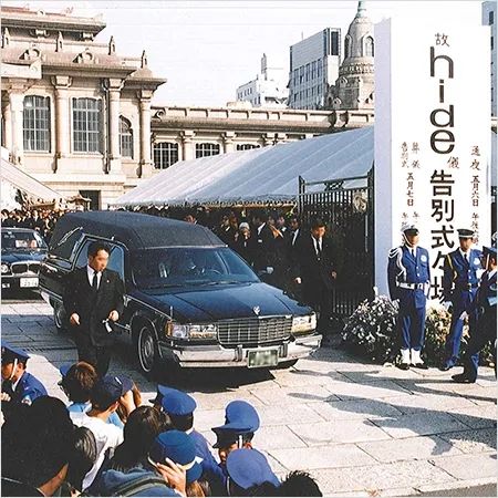 被同行冷眼、成员过世、乐队解散……他们如何成为了一代传奇? 被同行冷眼、成员过世、乐队解散……他们如何成为了一代传奇?