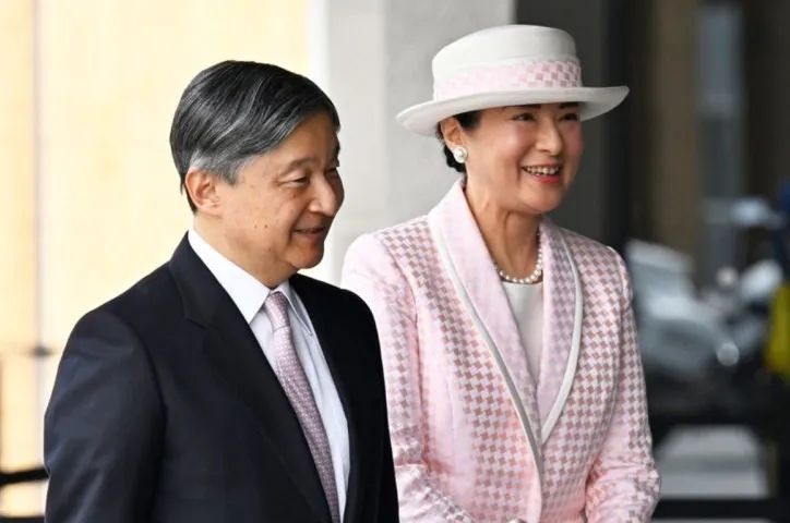 第233期：永野芽郁与田中圭不伦脚踏两条船？日本多地爆发杀人恶性事件？大阪世博保安向游客下跪？ | 百通板