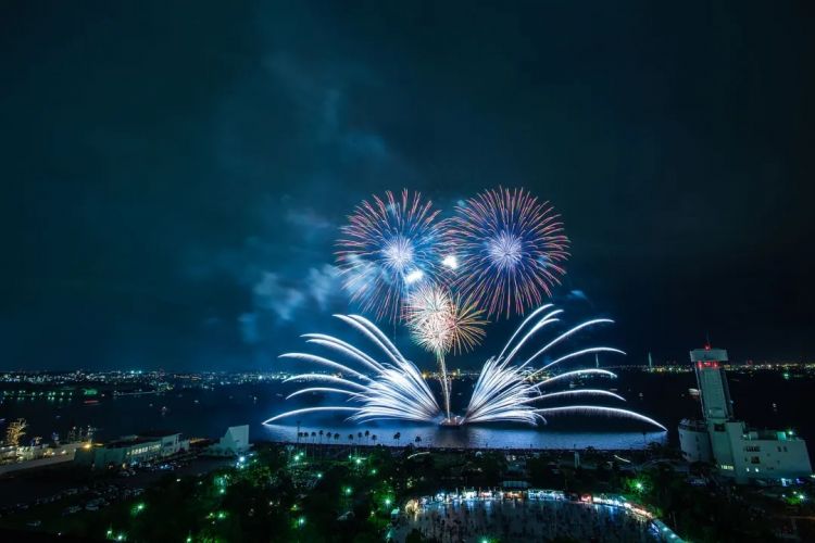 东北、中部2场王炸花火，关东8场！为了避免重现去年“惨剧”，东京足立花火大会提前到了5月！