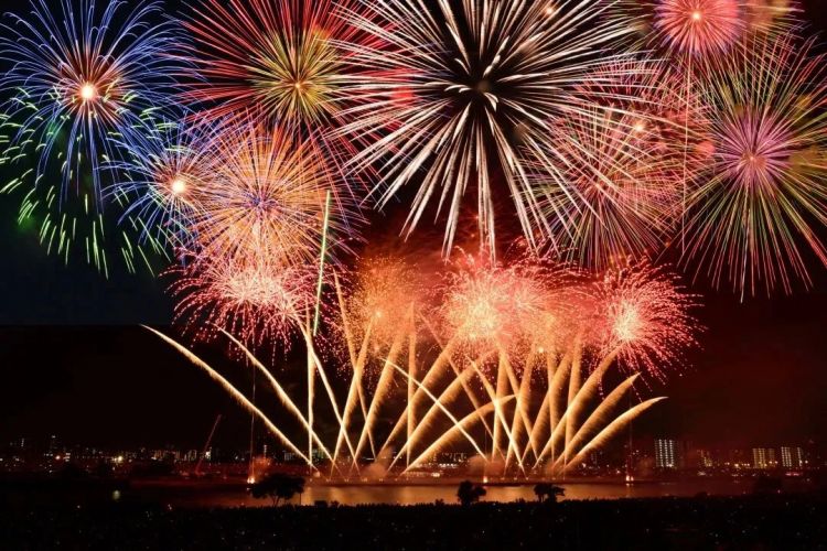 东北、中部2场王炸花火，关东8场！为了避免重现去年“惨剧”，东京足立花火大会提前到了5月！